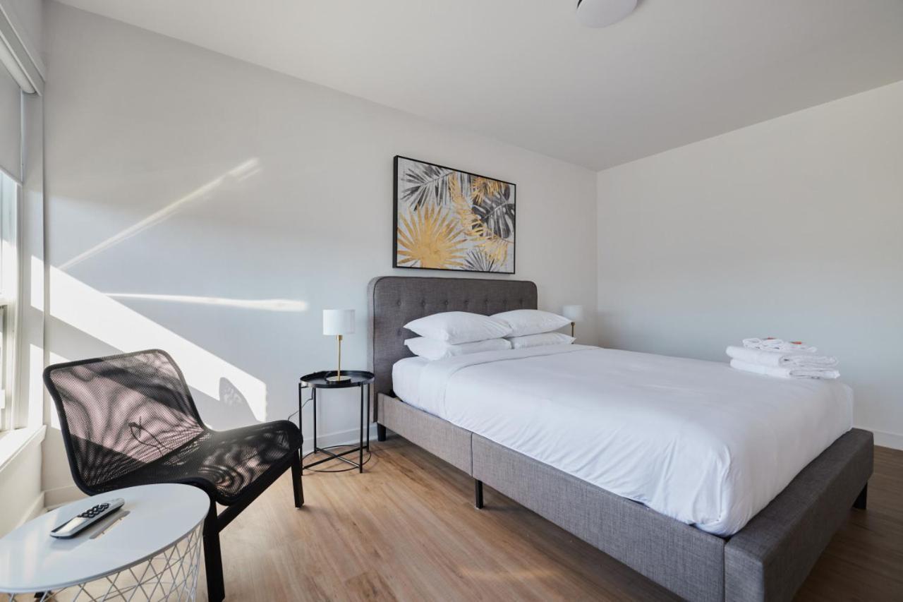 Hotel Laurence Монреал Екстериор снимка