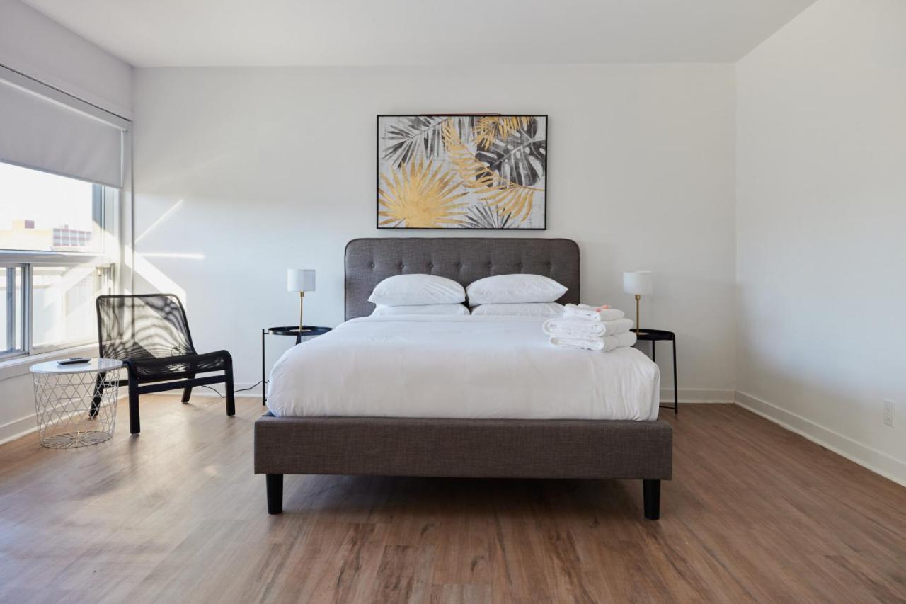 Hotel Laurence Монреал Екстериор снимка